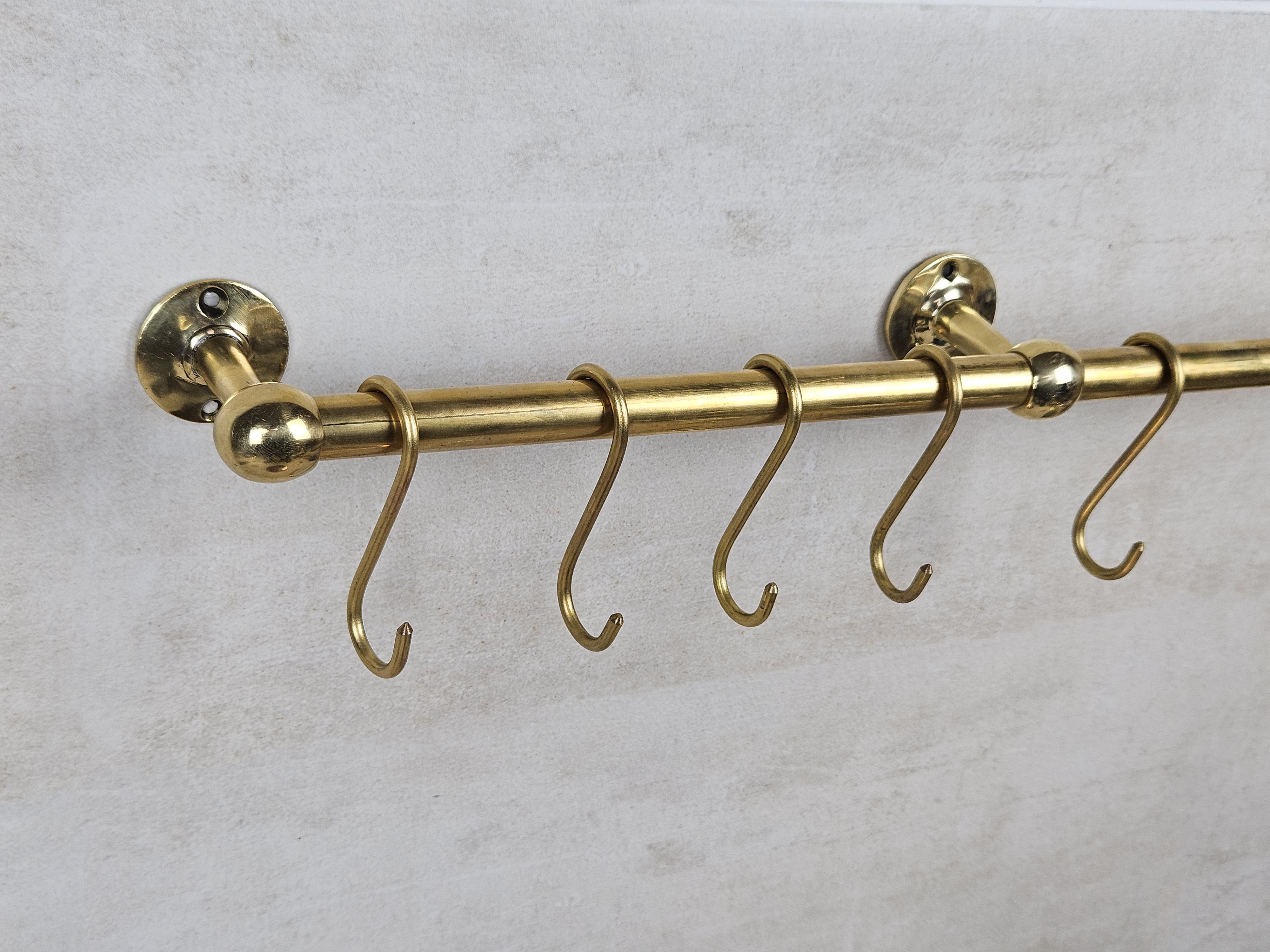 Unlacquered Wall-Mounted Brass Pot Rack with Hooks – Solid Hanging Rail for Pots and Pans