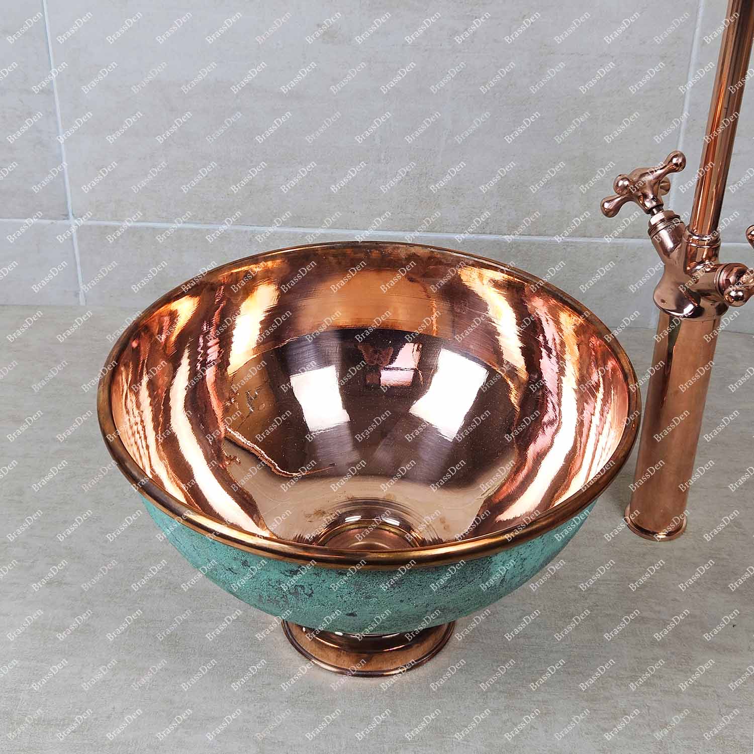 Green Patina Copper Sink – Oxidized Round Bathroom Basin with Smooth Interior
