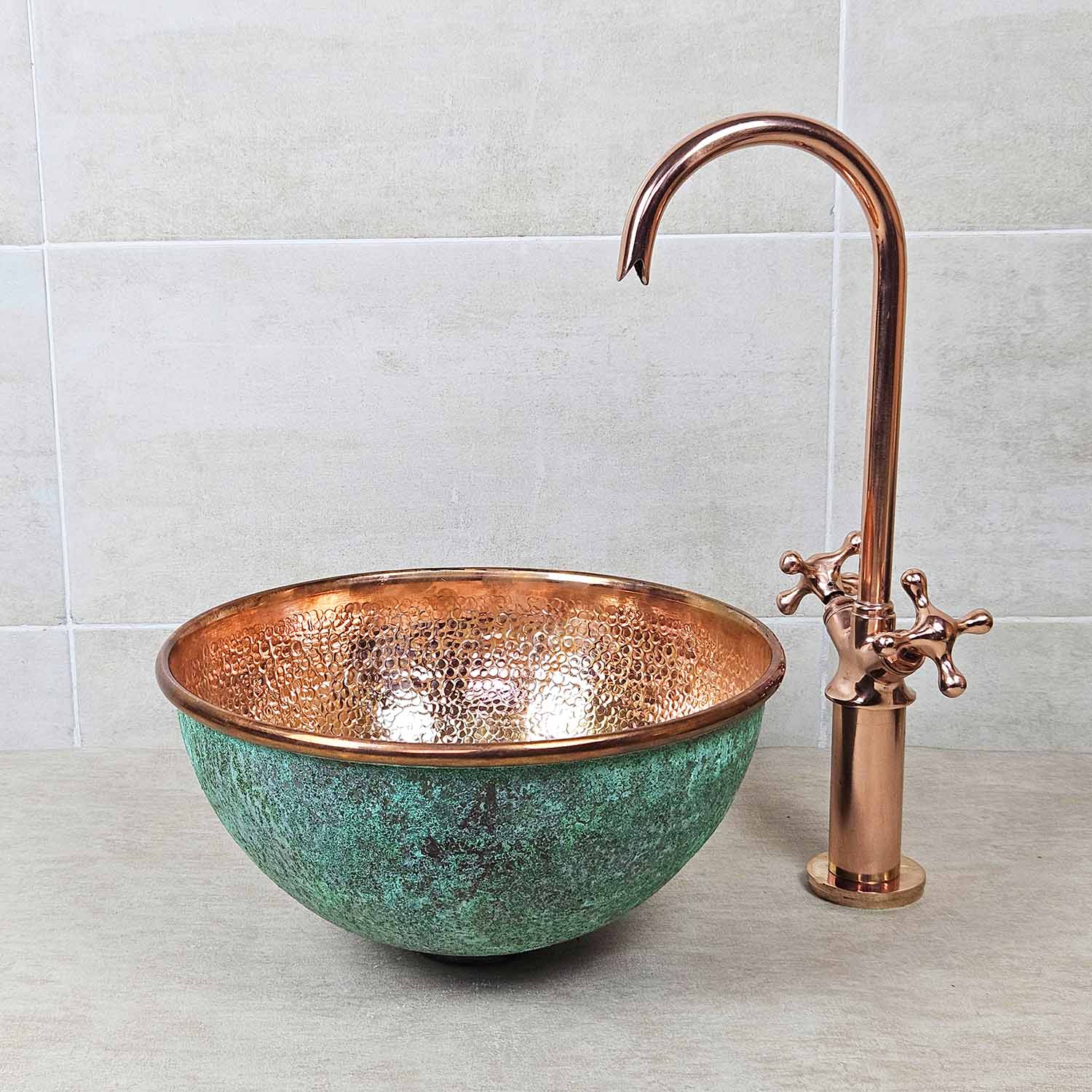 Oxidized Green Patina Copper Sink – Round Verdigris Hammered Bathroom Basin