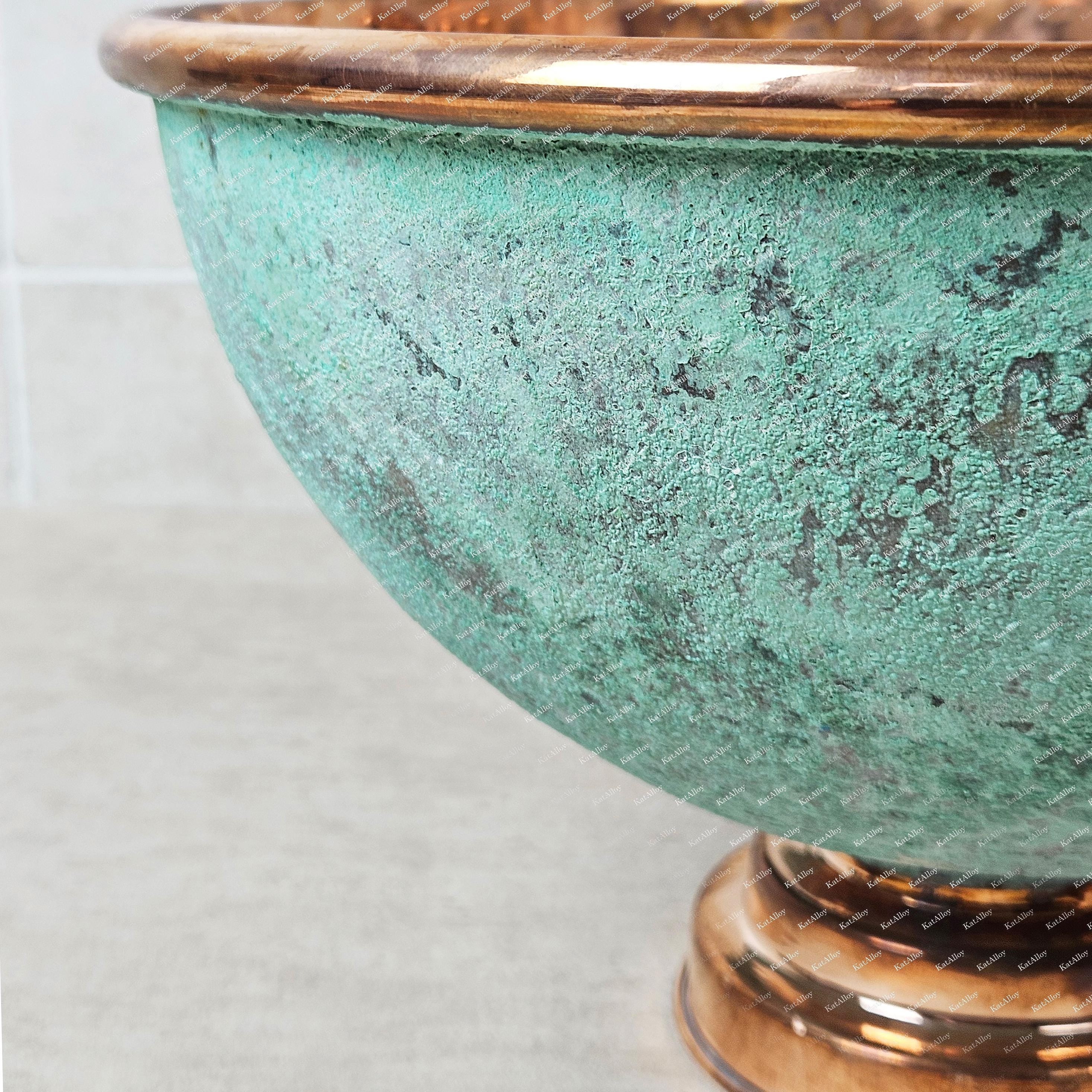 Green Patina Copper Sink – Oxidized Round Bathroom Basin with Smooth Interior